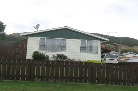 Photo of property in 30 Coates Street, Tawa, Wellington, 5028