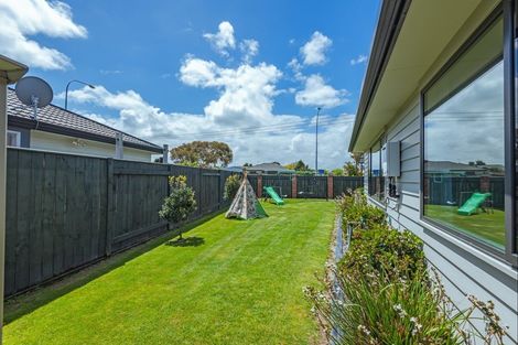 Photo of property in 4 Angelina Way, Kelvin Grove, Palmerston North, 4414