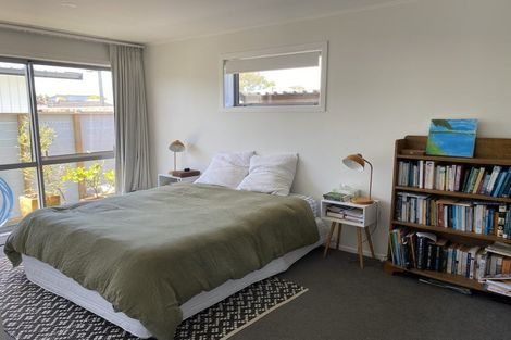 Photo of property in 3 Del Mar Place, Merrilands, New Plymouth, 4312