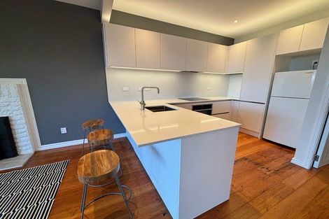 Photo of property in 43 Rona Street, Eastbourne, Lower Hutt, 5013