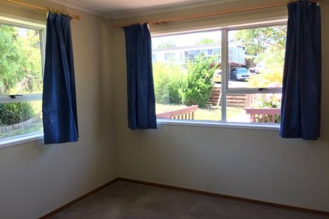 Photo of property in 3 Lavery Place, Sunnynook, Auckland, 0632