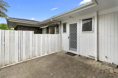 Photo of property in 1/2 Palm Court Drive, Glen Eden, Auckland, 0602