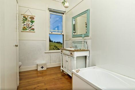 Photo of property in 166 Gervin Road, Wainui, Silverdale, 0992