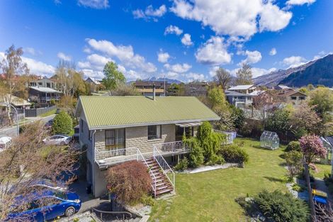 Photo of property in 12 Hood Crescent, Arrowtown, 9302