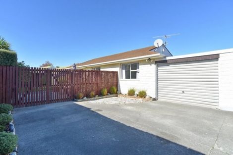 Photo of property in 2/10 Salford Avenue, Redwood, Christchurch, 8051