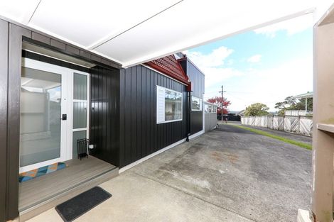 Photo of property in 2/19 Seaview Avenue, Northcote, Auckland, 0627