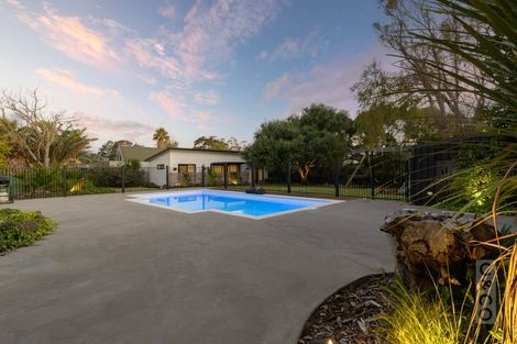 Photo of property in 855 State Highway 16, Waimauku, 0812