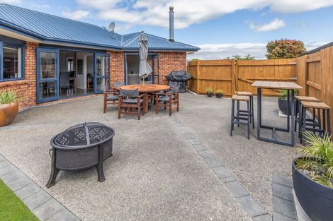 Photo of property in 5 Meridian Grove, Kelvin Grove, Palmerston North, 4414