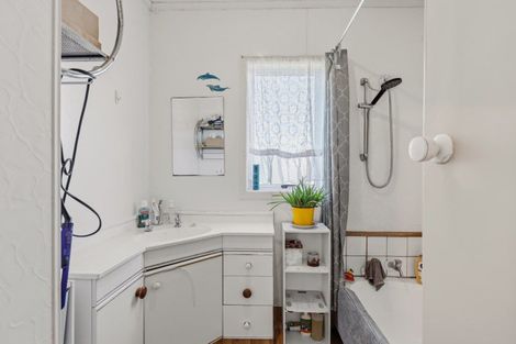 Photo of property in 2 Ettrick Place, Tokoroa, 3420