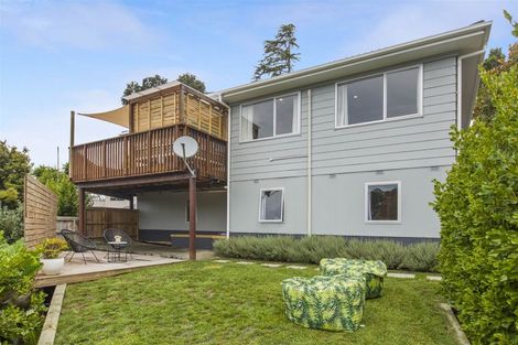 Photo of property in 1/12 Wanita Place, Totara Vale, Auckland, 0629