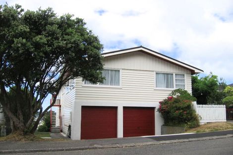 Photo of property in 37 Priscilla Crescent, Kingston, Wellington, 6021