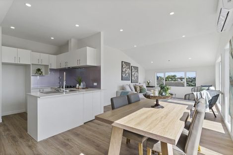 Photo of property in 16 Paisley Street, Mellons Bay, Auckland, 2014