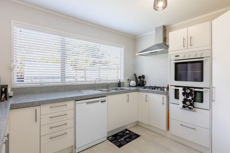 Photo of property in 33 Seddon Street, Waikanae, 5036