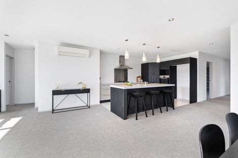 Photo of property in 12 Crabbe Place, Cromwell, 9310