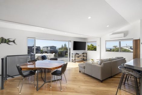 Photo of property in 8 Tamarisk Drive, Riversdale Beach, Masterton, 5872