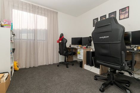 Photo of property in 23 Cessna Crescent, Mangere, Auckland, 2022