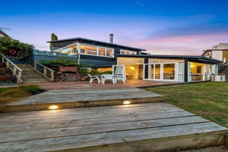 Photo of property in 122 Aeroview Drive, Beach Haven, Auckland, 0626