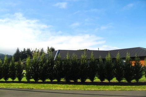 Photo of property in 1 Caleb Place, Helensburgh, Dunedin, 9010