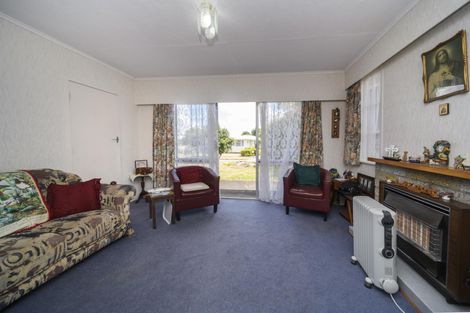 Photo of property in 37 Waterloo Crescent, Hokowhitu, Palmerston North, 4410