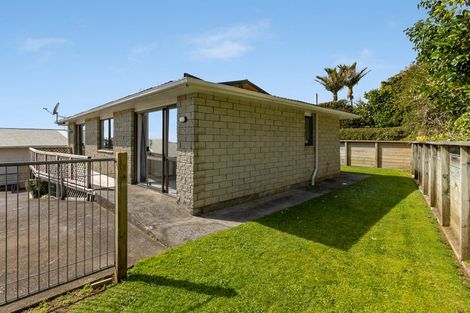 Photo of property in 2/22 Dartmoor Avenue, Westown, New Plymouth, 4310