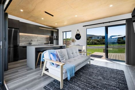 Photo of property in 21 Rosemount Road, Waverley, 4591