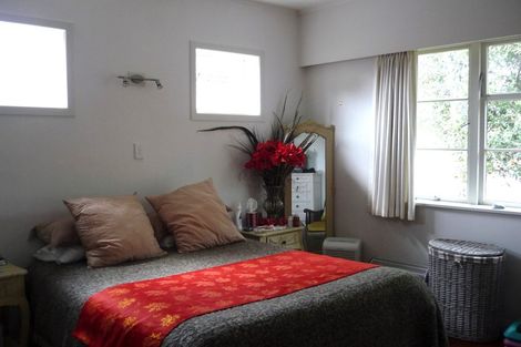 Photo of property in 21 Alberta Street, Point Chevalier, Auckland, 1022