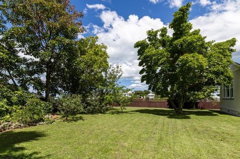 Photo of property in 11 Thompson Road, Bluff Hill, Napier, 4110