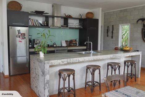 Photo of property in 163 Ocean Beach Road, Tairua, 3508