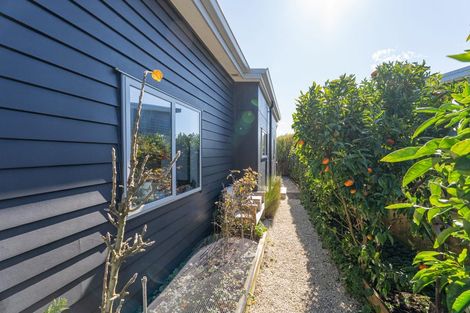 Photo of property in 33 Navigation Drive, Cooks Beach, Whitianga, 3591