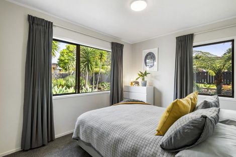 Photo of property in 6 George Laurenson Lane, Mount Roskill, Auckland, 1041