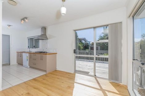 Photo of property in 13 Tableau Place, Totara Vale, Auckland, 0629