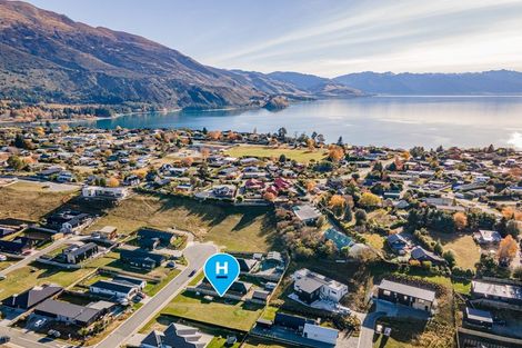 Photo of property in 12 Magpie Place, Lake Hawea, 9382