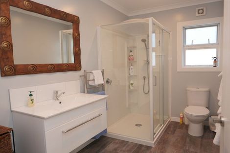 Photo of property in 104 Seaview Road, Paraparaumu Beach, Paraparaumu, 5032