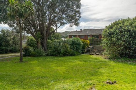 Photo of property in 13 Wallis Street, Raglan, 3225