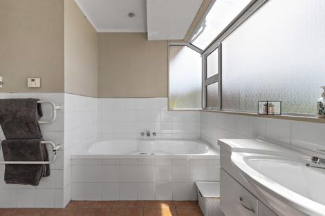 Photo of property in 12 Newcastle Street, Clyde, 9330