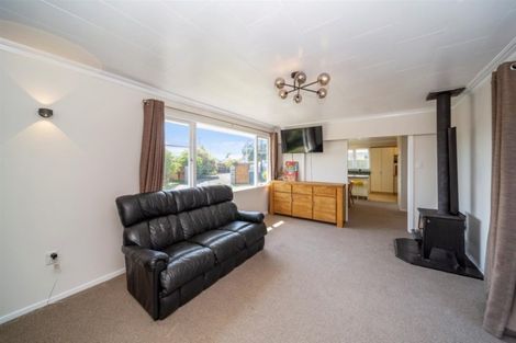 Photo of property in 27 Galt Street, Hawera, 4610