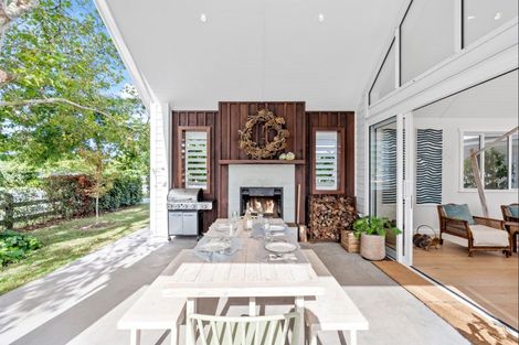 Photo of property in 12 Sandpiper Avenue, Point Wells, 0986