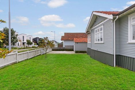 Photo of property in 1 Cochrane Road, Hobsonville, Auckland, 0616