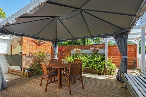 Photo of property in 52 Grey Street, Marton, 4710