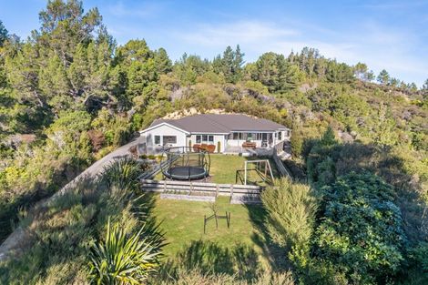 Photo of property in 29 Mt Marua Drive, Timberlea, Upper Hutt, 5018