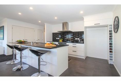 Photo of property in 22 Nellie Drive, Kumeu, 0810