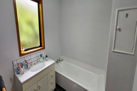 Photo of property in 103 Mangorei Road, Merrilands, New Plymouth, 4312