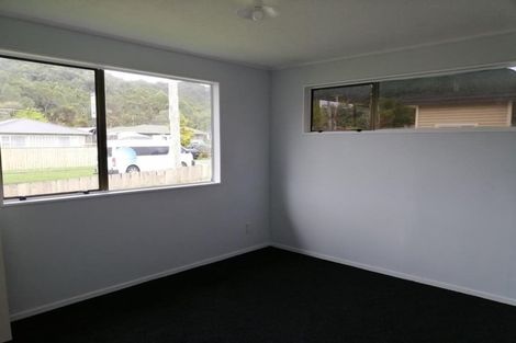 Photo of property in 35 Glen Road, Stokes Valley, Lower Hutt, 5019