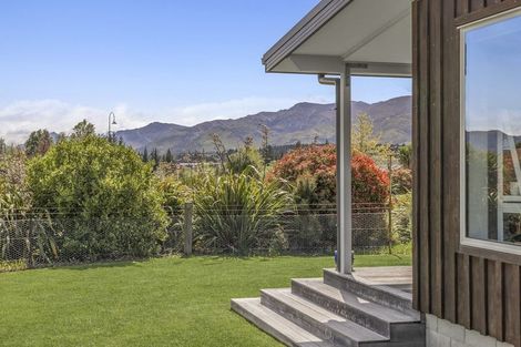 Photo of property in 1 Criffel Place, Luggate, Cromwell, 9383