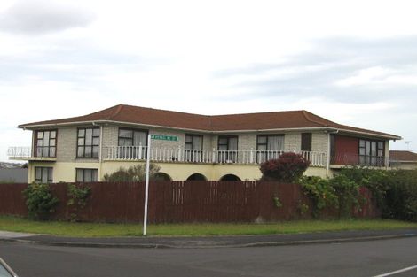 Photo of property in 13 White Heron Drive, Massey, Auckland, 0614
