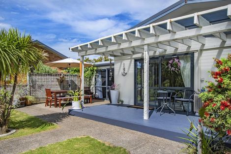 Photo of property in 150a One Tree Point Road, One Tree Point, 0118