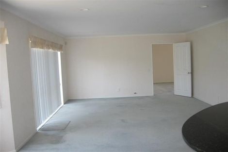 Photo of property in 56 Claremont Way, East Tamaki Heights, Auckland, 2016