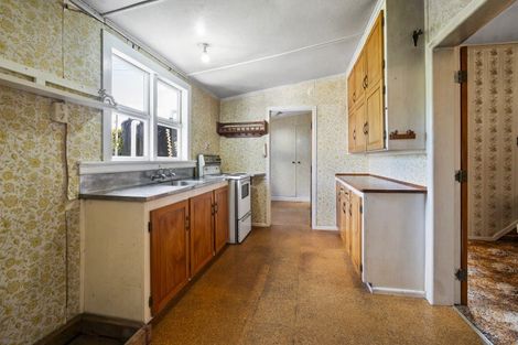 Photo of property in 8 Ross Street, Marton, 4710