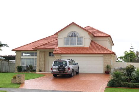 Photo of property in 9 Corta Bella Place, Golflands, Auckland, 2013