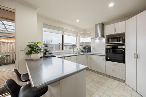 Photo of property in 6 Saint Johns Avenue, Hamilton East, Hamilton, 3216